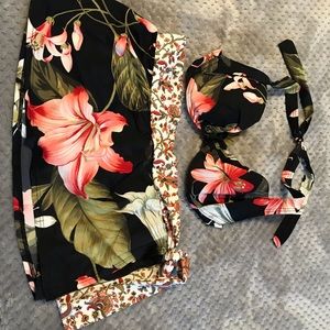 Tommy Bahama 2 pc Bathing suit with skirted bottom